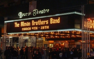 Allman_Bros_opening_night_at_Beacon_Theater_2009